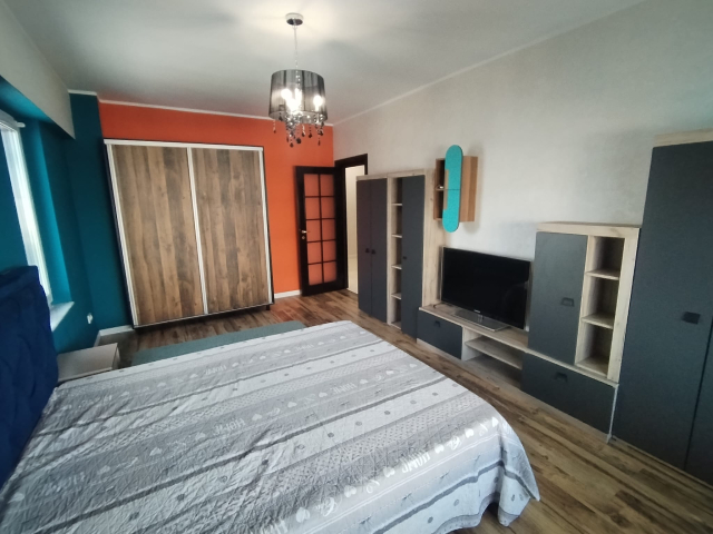 2 camere,  decomandat,  60 mp, de inchiriat apartament in zona Copou,  (Royal Town) 162138