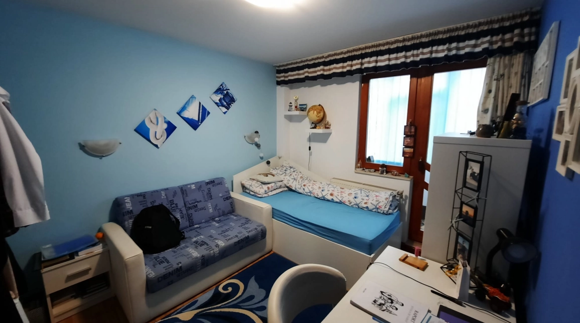 Oferta Apartament, 3 camere decomandat, 69 mp, Central, de vanzare,  Salon Coquette imagine 5