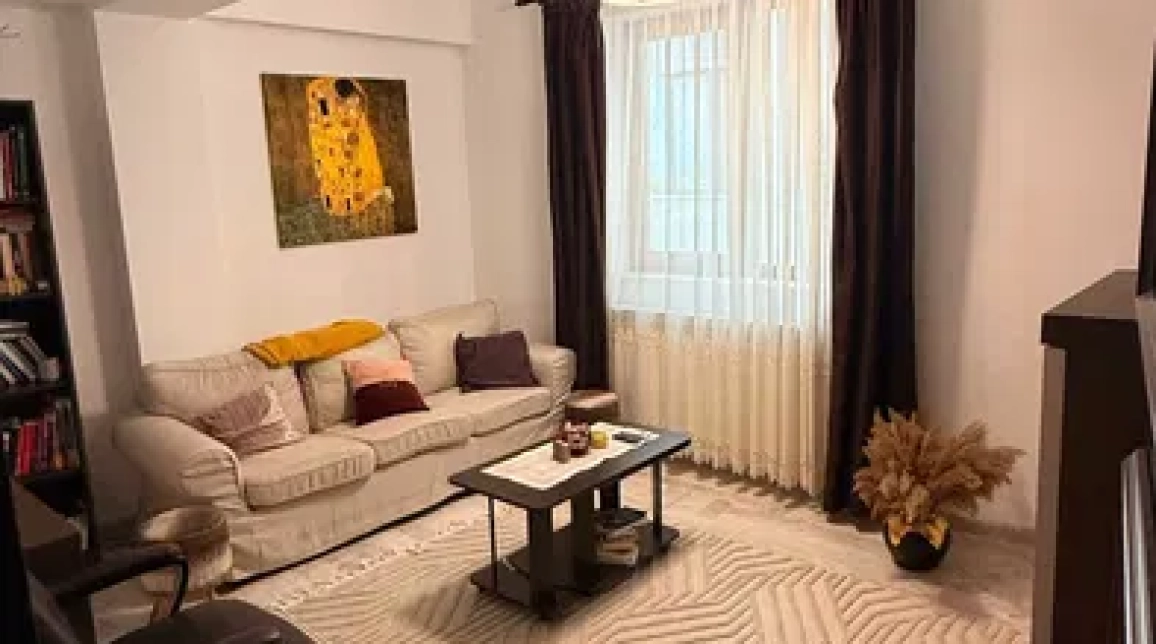 Oferta Apartament de vanzare, 2 camere, decomandat, 49 mp, Podul de Fier,  Moara de Vant- Langa Roua imagine 2