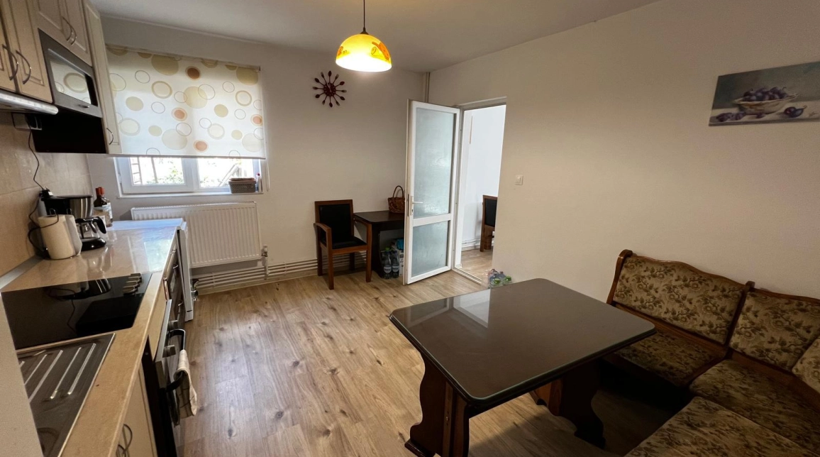 Oferta 5 camere, 157000 mp, de vanzare casa in zona Popricani,   inainte de colt de rai imagine 18