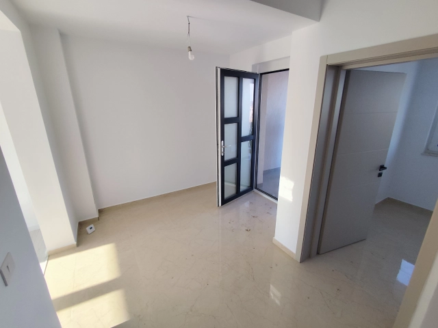 Apartament 4 camere - Rediu