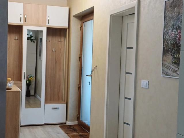 Apartament 4 camere - Miroslava