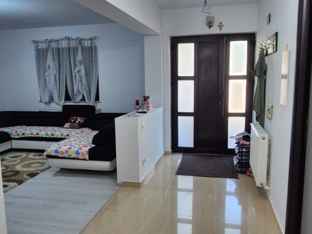 Apartament 3 camere - Visani