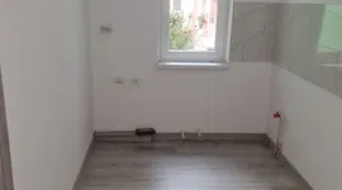 Oferta De vanzare apartament, 3 camere, semidecomandat, 40 mp, Darmanesti,  Liceul de informatica imagine 1