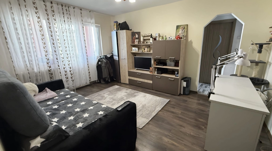 Oferta Apartament, 2 camere semidecomandat, 42 mp, Alexandru cel Bun, de vanzare,  Zimbru imagine 2