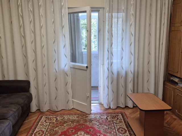 Apartament 3 camere - Centru