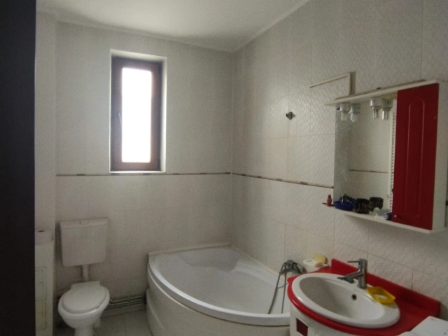 Apartament 5 camere - Copou