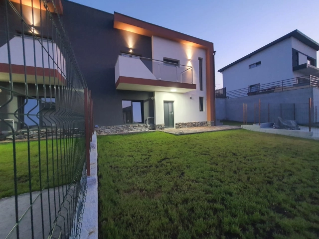 Apartament 3 camere - Miroslava