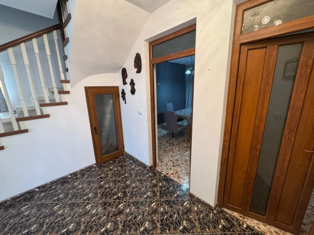 Apartament 4 camere - Tomesti