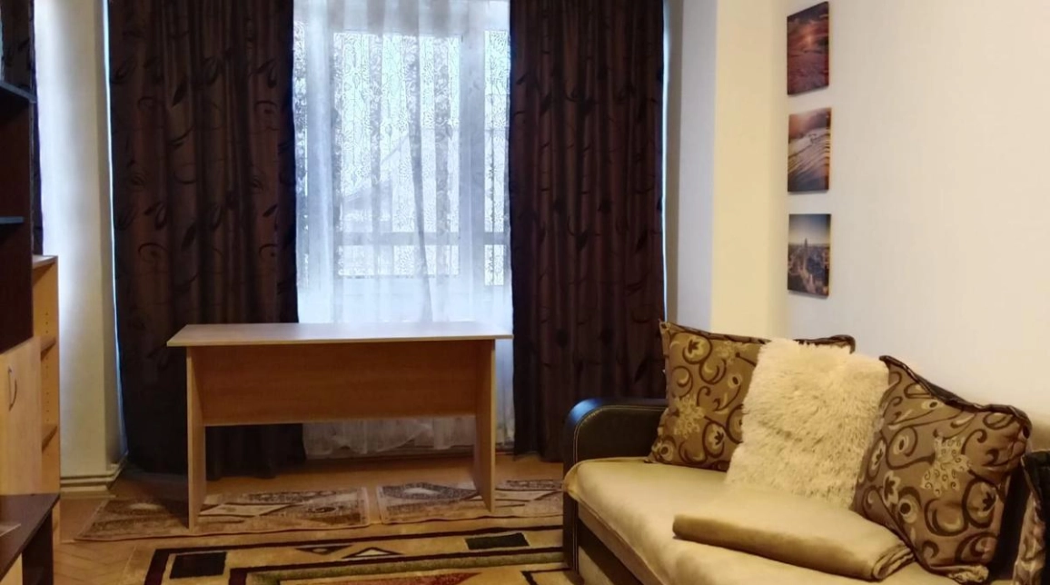 Oferta Centru apartament 54 mp, 2 camere, decomandat, de inchiriat,  Bulevardul Stefan cel Mare imagine 1