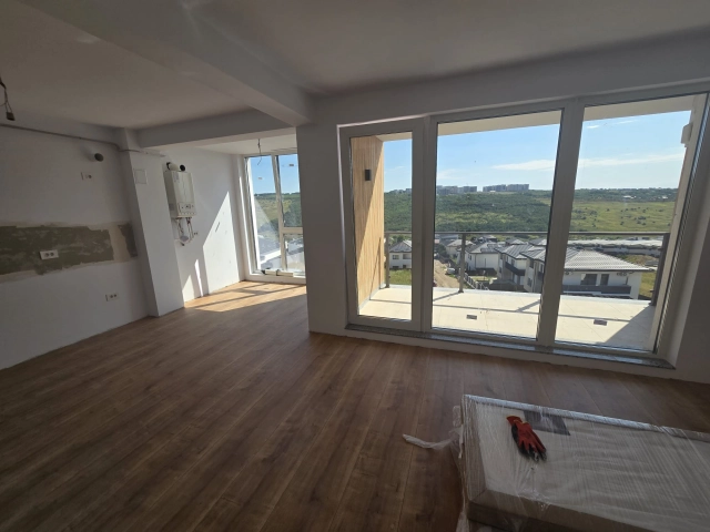 Apartament 3 camere - Rediu
