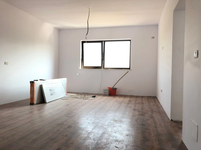 Apartament 4 camere - Miroslava