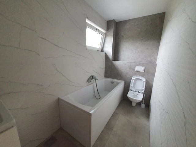Apartament 4 camere - Bucium