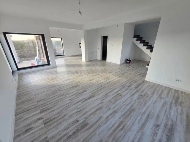 Apartament 4 camere - Vorovesti