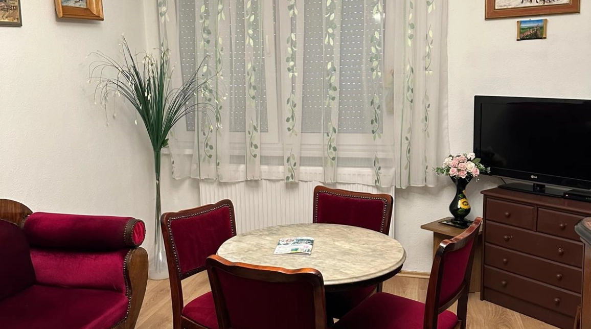 Oferta Apartament, 3 camere semidecomandat, 64 mp, Centru, de vanzare,  Piata Unirii imagine 1