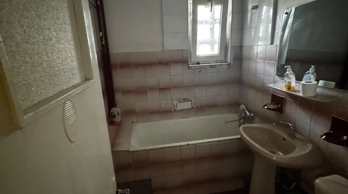Oferta Apartament, 3 camere semidecomandat, 65 mp, Podu Ros, de vanzare,  Sensul Giratoriu imagine 2