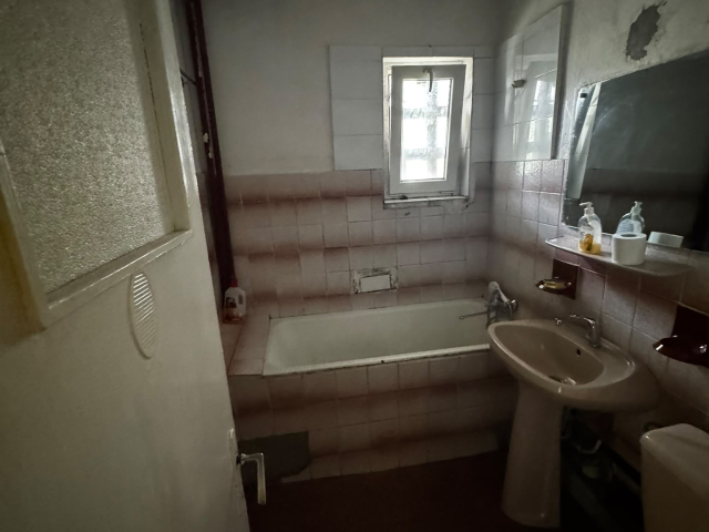 Apartament, 3 camere  semidecomandat,  65 mp, Podu Ros, de vanzare,  (Sensul Giratoriu) 162751