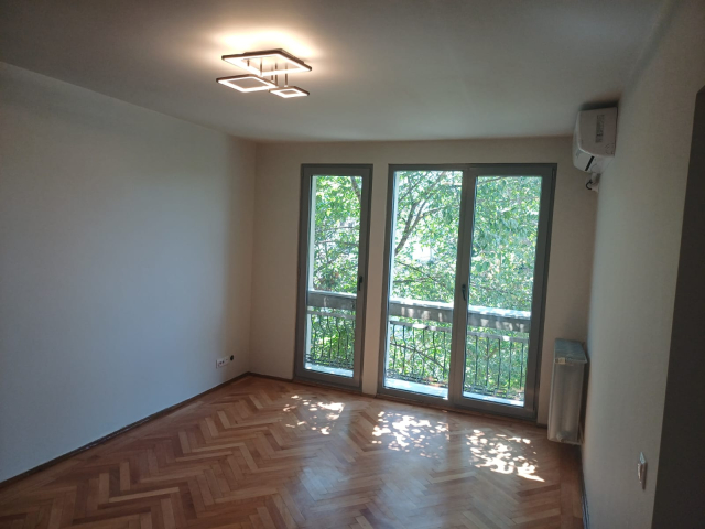 Titan apartament  60 mp, 3 camere,  semidecomandat, de vanzare,  (Piata Minis) 163384