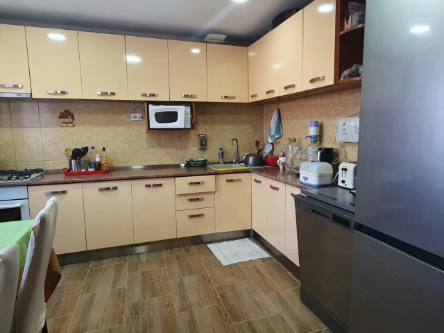 Apartament 3 camere - Tatarasi