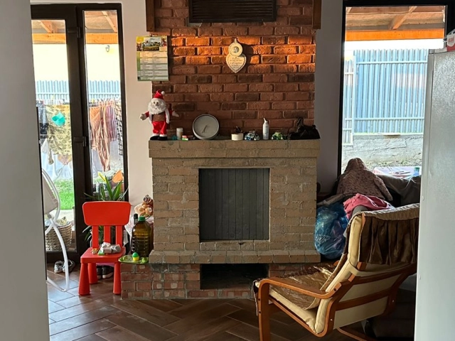 Apartament 5 camere - Ciurbesti