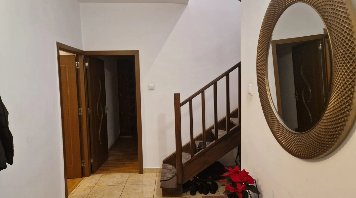 Oferta 6 camere, 240 mp, de vanzare casa in zona Tatarasi,  Moara de Vant  imagine 9