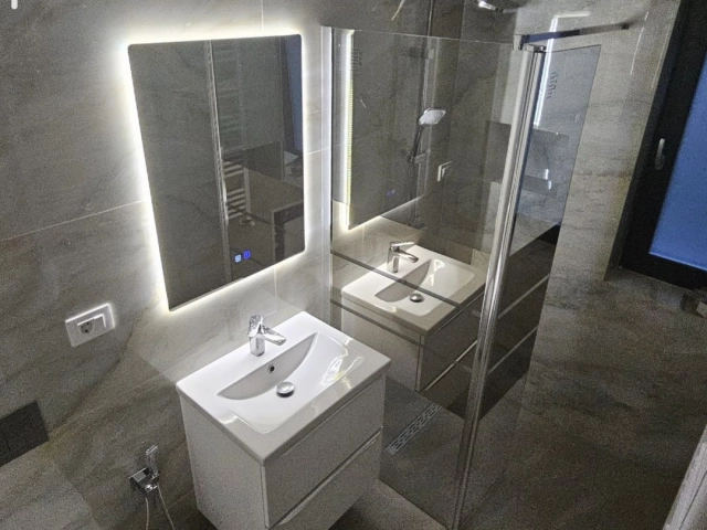 Apartament 4 camere - Rediu