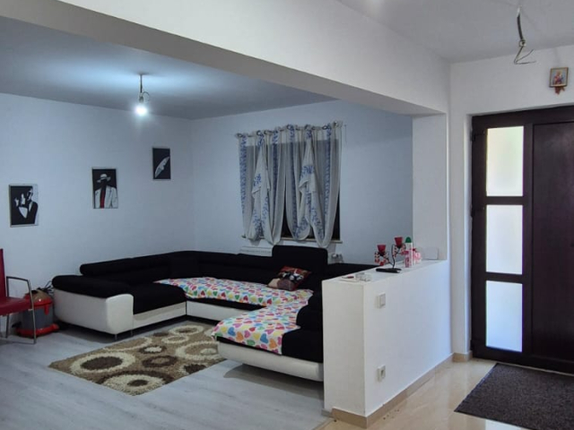 3 camere,  71mp, de vanzare casa in zona Visani,  (dupa Biserica) 163063