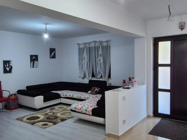 Apartament 3 camere - Visani