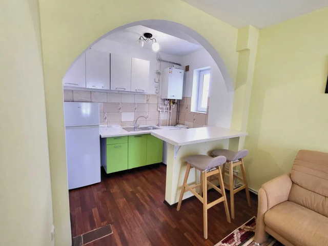 Apartament de inchiriat, 2 camere,  decomandat,  40 mp, Bucium,  (OMV) 161695