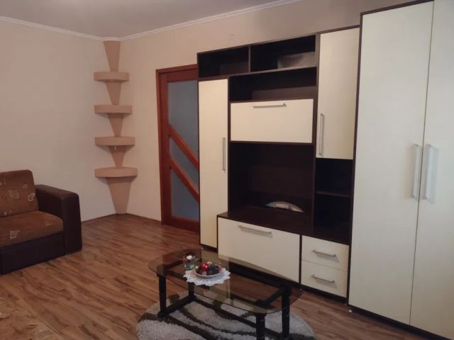 2 camere,  decomandat,  54 mp, de inchiriat apartament in zona Precista,   162573