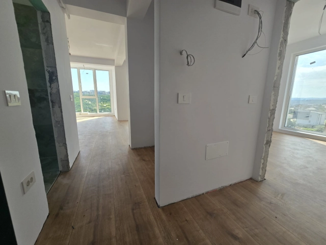 Apartament 3 camere - Rediu