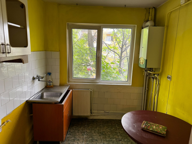 Apartament, 3 camere  semidecomandat,  65 mp, Podu Ros, de vanzare,  (Sensul Giratoriu) 162751