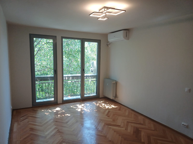 Titan apartament  60 mp, 3 camere,  semidecomandat, de vanzare,  (Piata Minis) 163384