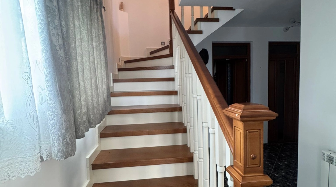 Oferta 4 camere, 194 mp, de vanzare casa in zona Tomesti,  Chicerea  inainte de Biserica imagine 9