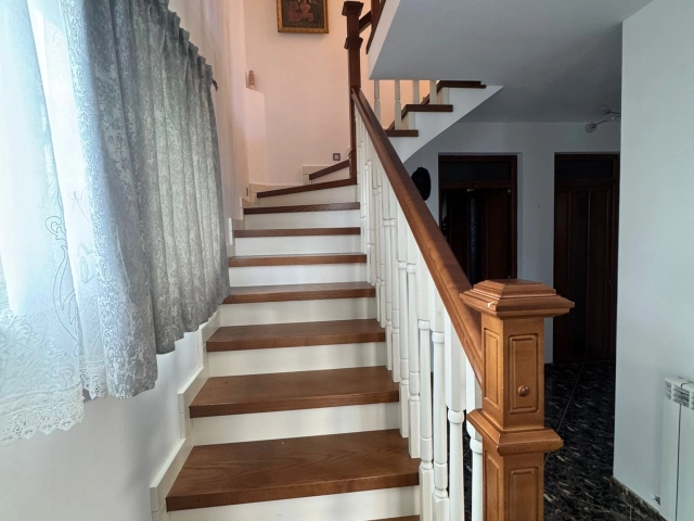 Apartament 4 camere - Tomesti