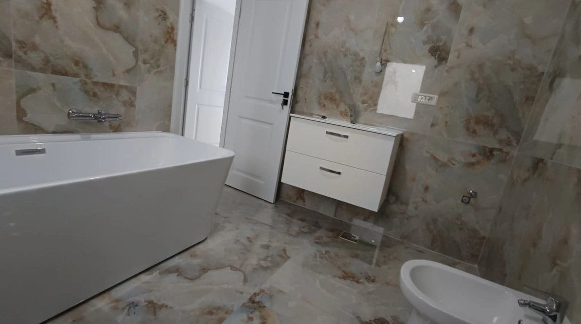 Oferta Casa, 5 camere , 121 mp, Valea Lupului, de vanzare,  ( La 7 minute de Rond Pacurari) imagine 8