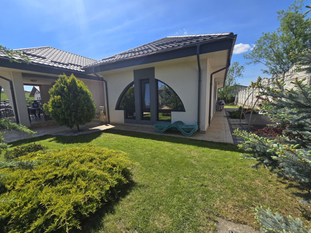 De vanzare casa, 5 camere,  180mp, Visani,  (700m de Freya) 162422