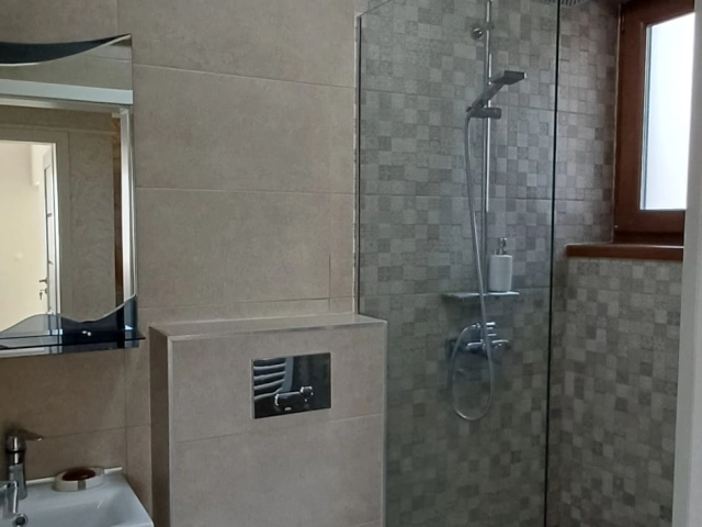 Apartament 4 camere - Miroslava