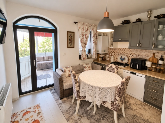 Apartament 3 camere - Miroslava