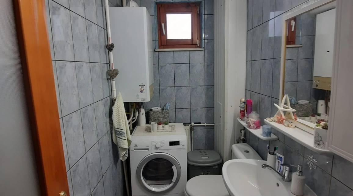 Oferta Apartament, 3 camere decomandat, 69 mp, Central, de vanzare,  Salon Coquette imagine 10