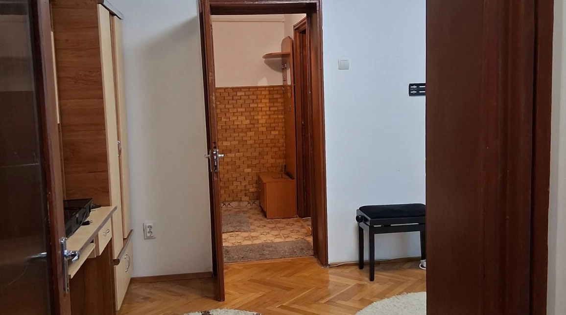 Oferta 2 camere, semidecomandat, 50 mp, de vanzare apartament in zona Podu Ros,  Salubris imagine 2