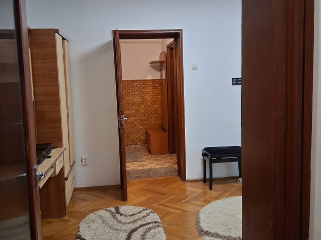 2 camere,  semidecomandat,  50 mp, de vanzare apartament in zona Podu Ros,  (Salubris) 162263