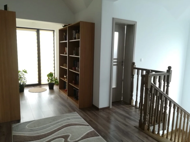 Apartament 6 camere - Valea Lupului
