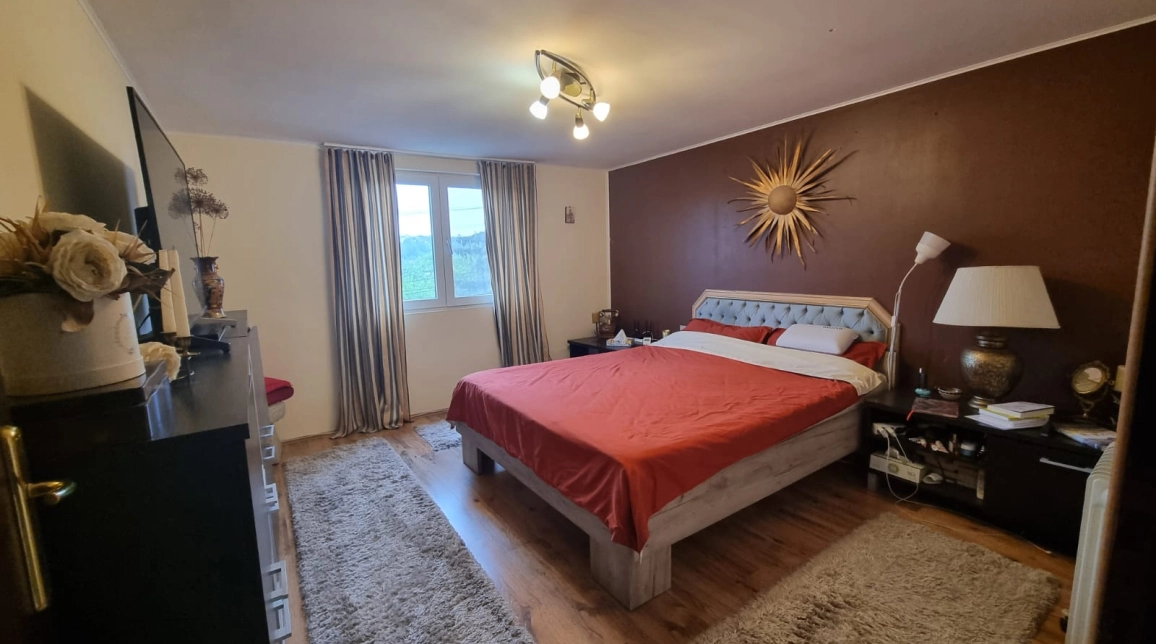 Oferta 7 camere, 240 mp, de vanzare casa in zona Sararie,  dupa spital Arcadia imagine 2