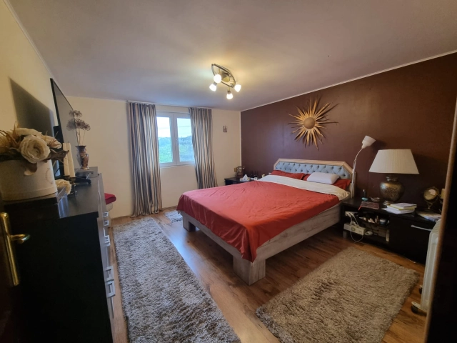 Apartament 7 camere - Sararie