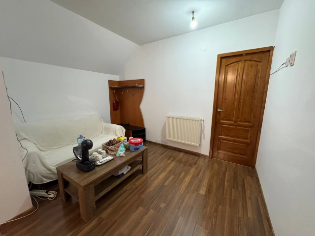 Apartament 5 camere - Lunca Cetatuii
