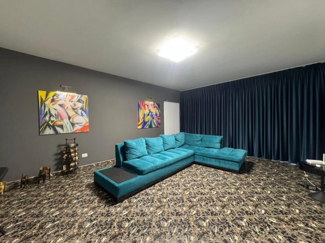 Apartament 4 camere - Tomesti