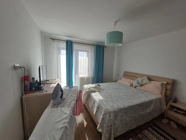 Apartament 4 camere - Miroslava