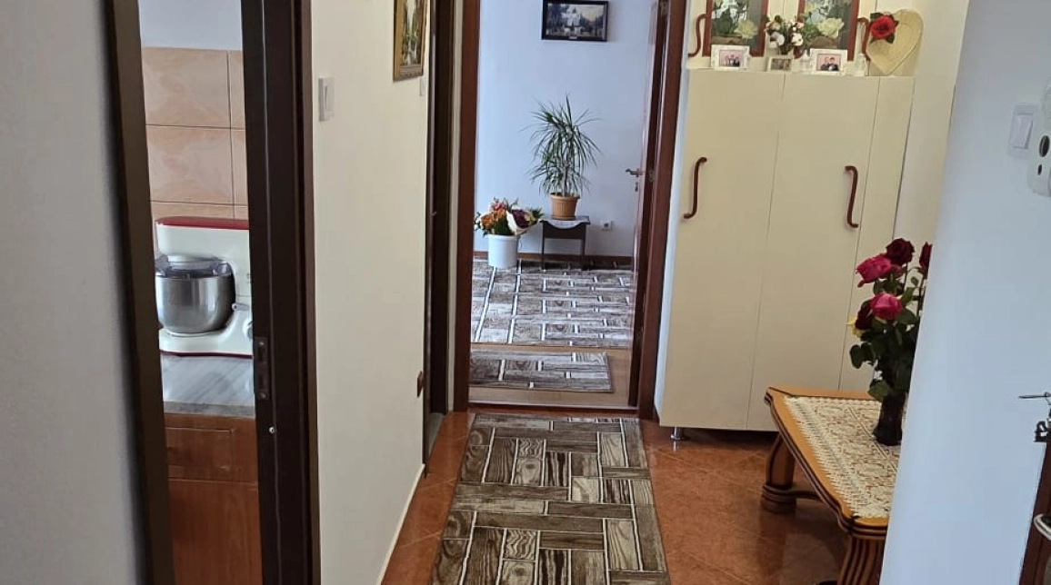 Oferta Apartament, 3 camere semidecomandat, 65 mp, Podu Ros, de vanzare,  Sensul giratoriu imagine 7