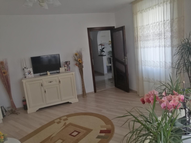 Apartament, 2 camere  decomandat,  56 mp, Maratei, de vanzare,  (Gradinita Floare de Colt / Scoala nr. 2) 159961